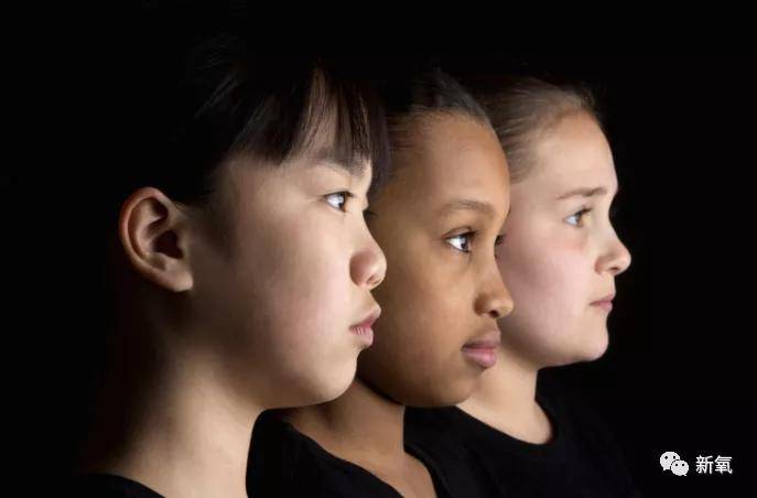 白皮|娱乐圈最新冷白皮冠军，生图让所有女星黯然失色！