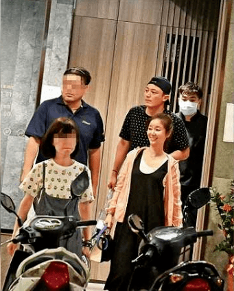 原创台媒曝林心如疑似怀二胎，多次作呕像怀孕，丈夫霍建华体贴询问