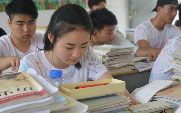 高考|有很多人会考不上一本哪个省高考最难？网友炸了：全国统一试卷