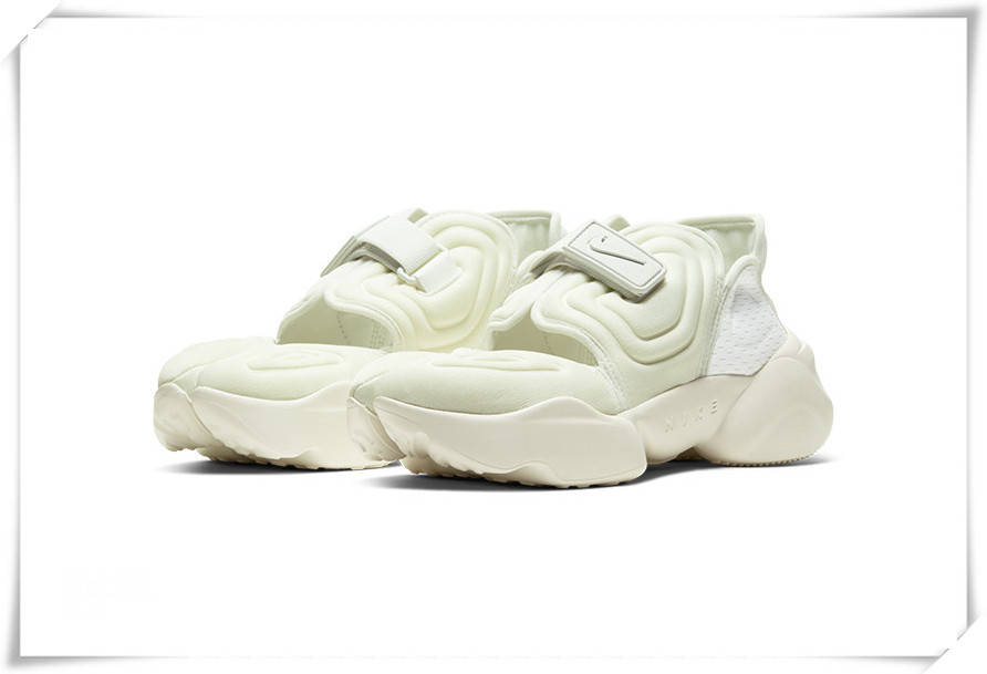 Aqua|Nike这双黑白极简Aqua Rift受到日本女生热爱！