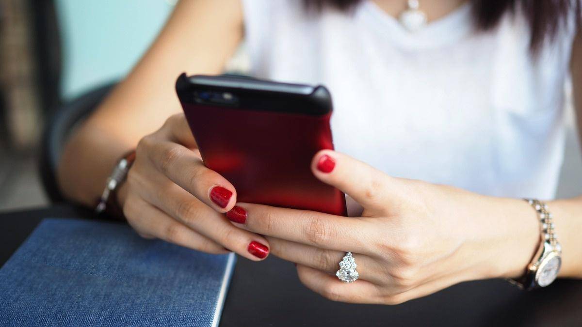 钻石|女人就应该爱自己多一点，首饰我选魔星钻珠宝