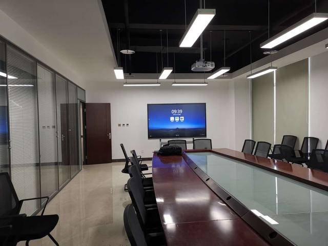 进行时|MAXHUB百城品鉴进行时：科技赋能青啤集团信息化转型、火神山智慧抗疫