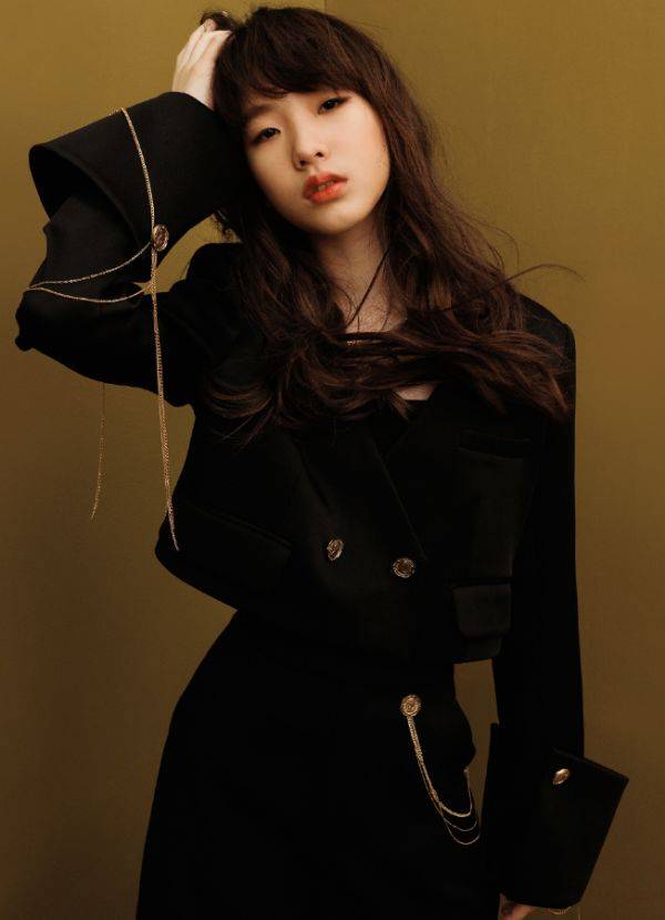 形象|小S大女儿正式入圈！14岁许曦文拥有“超模脸”，看着比大S还美