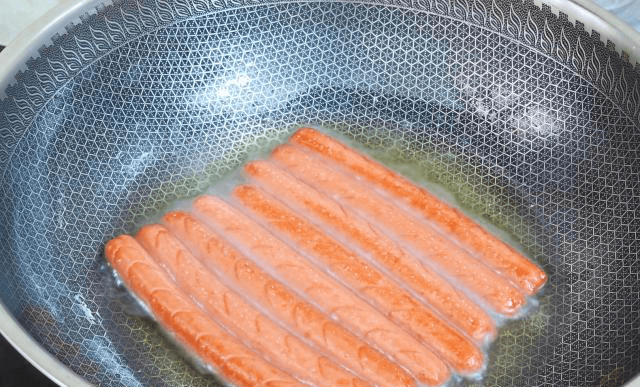 自己在家做炸火腿肠 c1f27b0491e344cba51f5c1bf9b0592a.png