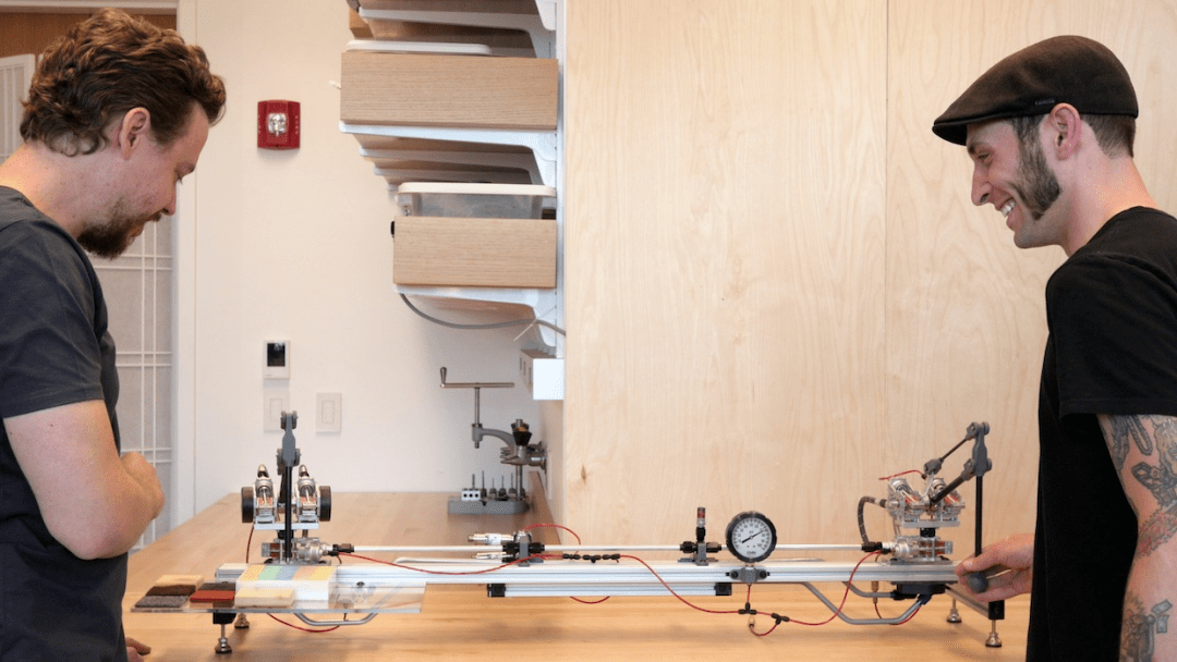 回小|让机器人给自己“刮胡子”？这个美国小伙亲自做了回小白鼠