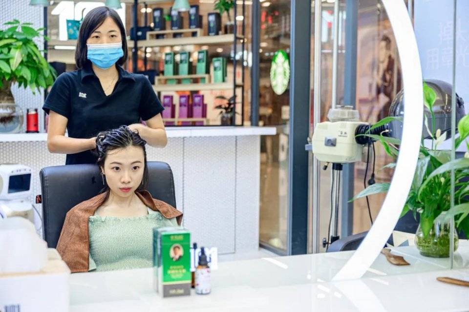 人间|叹头部SPA!拒做人间“油”物,解锁防秃养发小妙招!