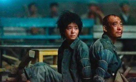 张艺谋审美改变竟用网红脸？新晋00后谋女郎首亮