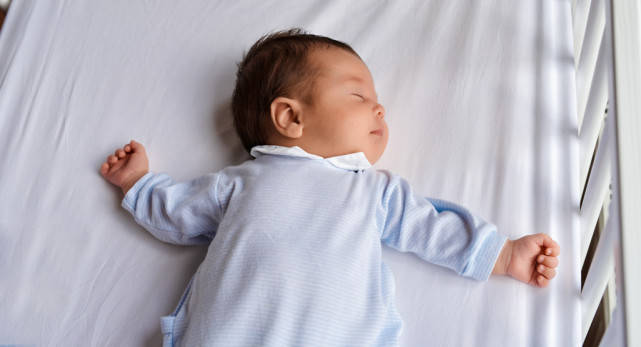 新生儿|这2项新生儿护理马虎不得,不然遭罪的是娃三伏天出生的宝宝