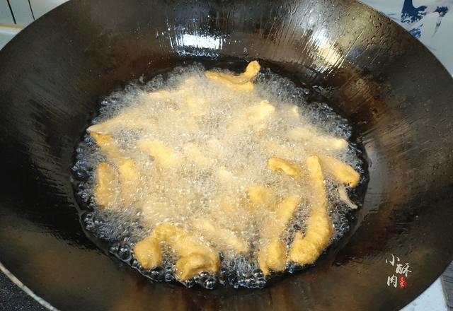 炸油条的油温怎么掌握 41c0c7074e2145d1b3ca6384b592bfab.png
