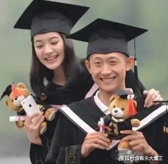 前任白雪被质疑是张一山约会的神秘女子,本尊