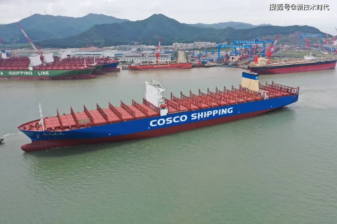 三艘大集装箱船脱硫洗涤塔改装在舟山中远海运重工高效完成