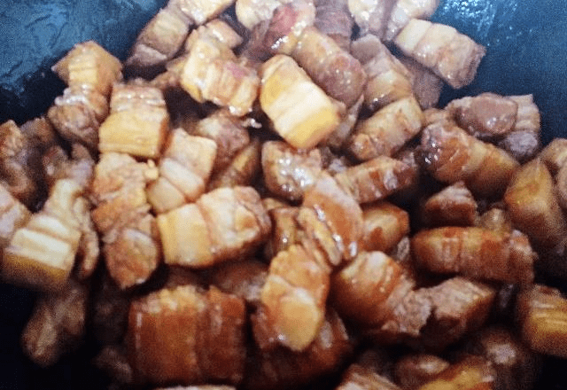 红烧肉怎么做不腻不腥不老 740fa61c74644f9095247273b2140d74.png