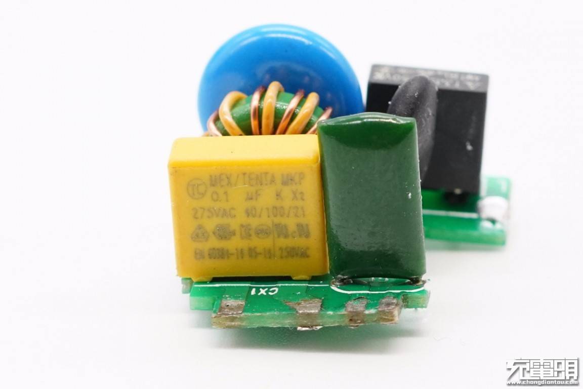 测评盘点|拆解报告：ROCK洛克65W USB PD氮化镓快充充电器