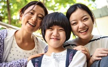 金香奇迎20岁生日 河正宇对其宠爱有加 凭与神同