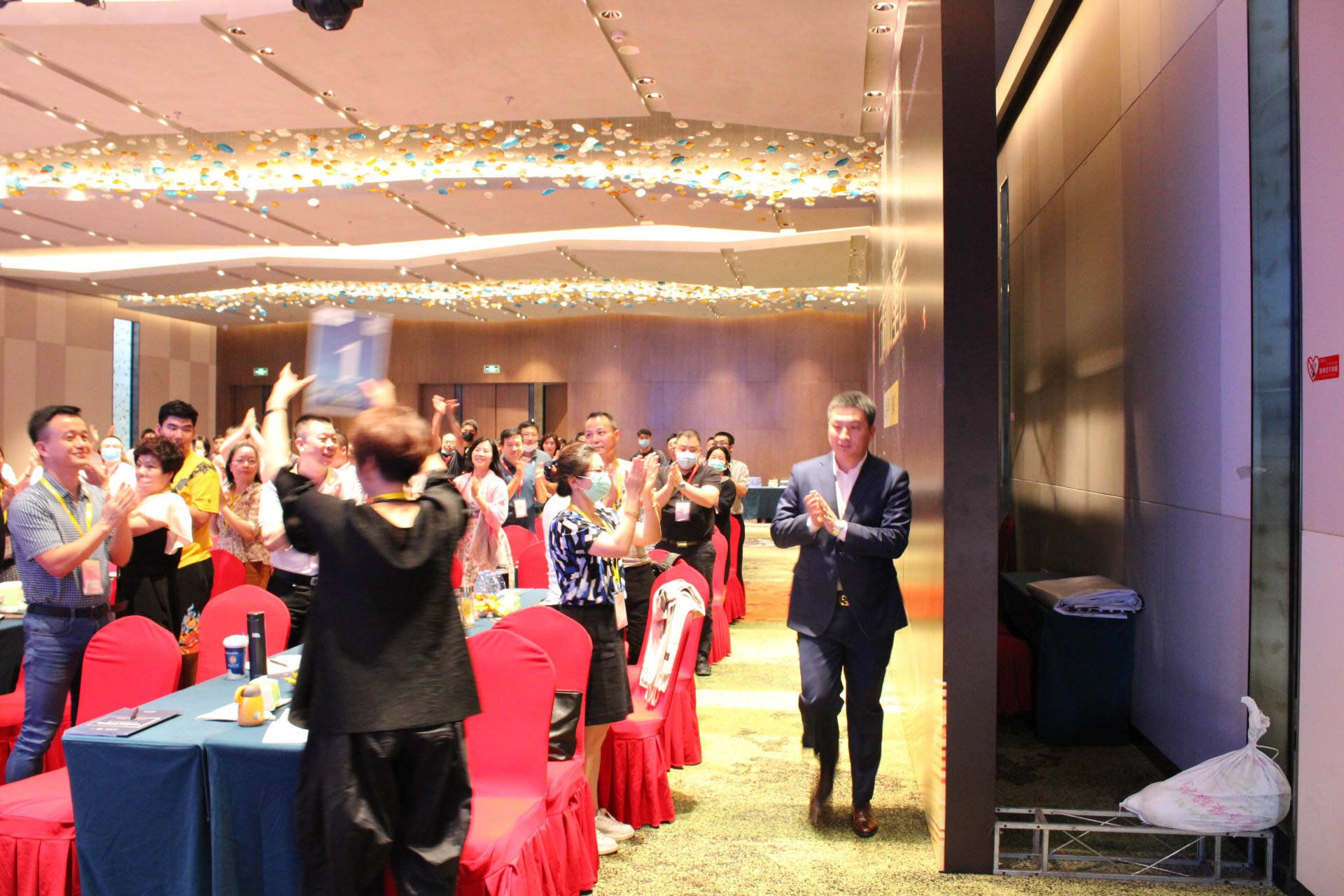 全网|热烈祝贺燕鹏飞老师第48期《全网营销方案班》在上海胜利召开