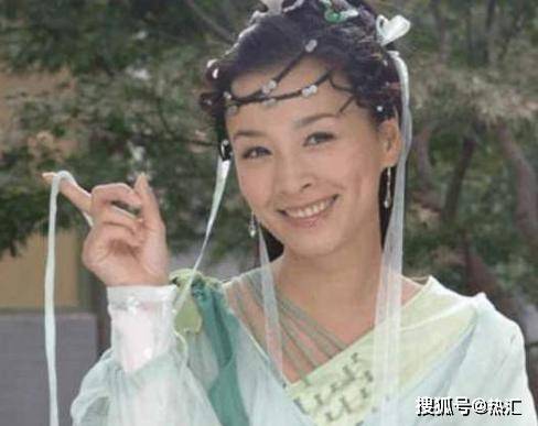 原创女儿被嘲丑！张庭护女心切晒童年丑照，一不小心又“坑”了女儿
