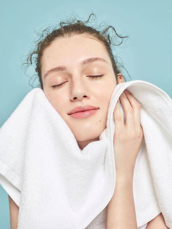 肌肤|别再跟风买了！油皮的【本命水】你喝对了吗？