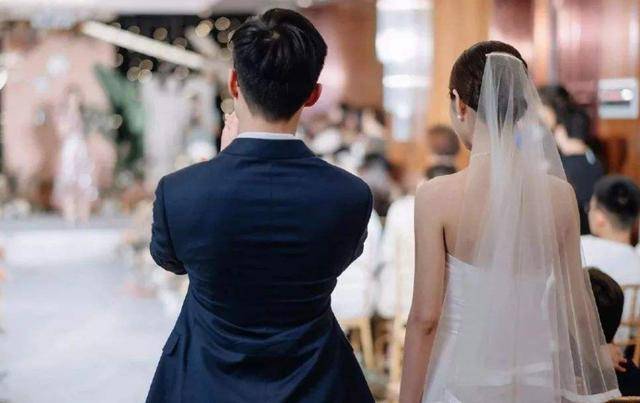 原创怀孕5个月被狠心“引产”，胎儿被拽出的那一刻，孕妈情绪崩溃