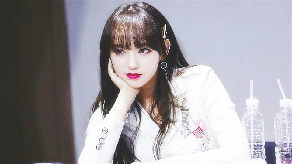 漫画|拥有漫画脸是什么体验？程潇好惊艳，杨超越被赞“会呼吸的芭比”