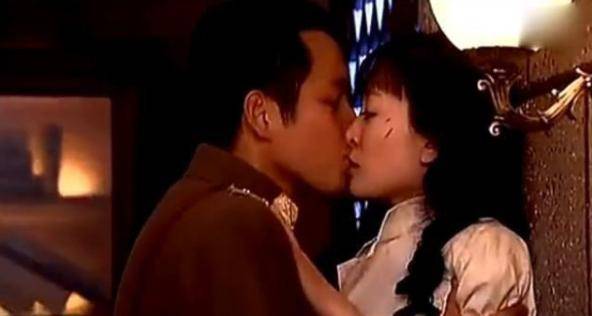 宋威龙树咚谭松韵戏份有上百人围观!尴尬程度