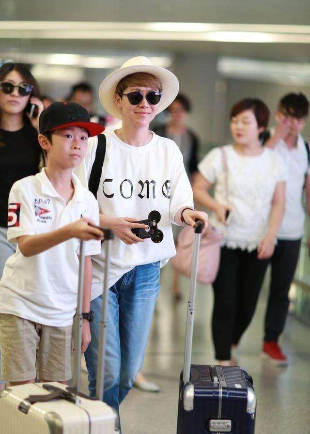 气质|海清素颜很普通，脸上也有皱纹，但化了妆未修图气质居然这么好！