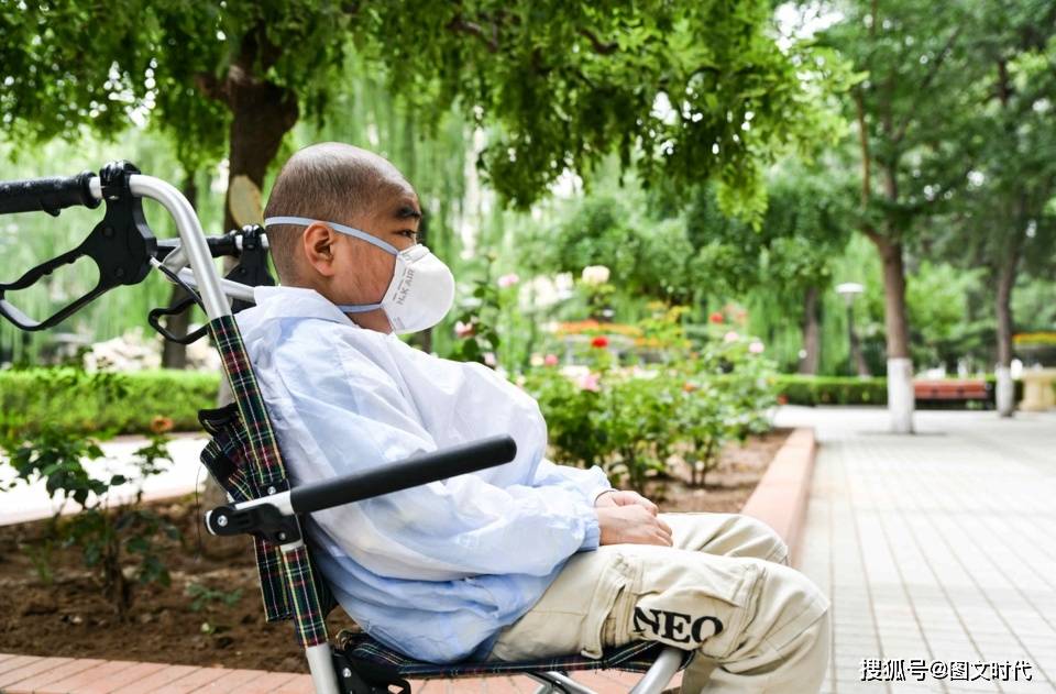 孩子|病房里被饿哭，爸爸发誓：这辈子不会再让你挨饿男童不幸患重病