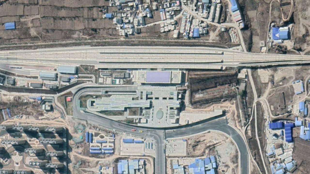 1/ 12 高速动车组g96次旅客列车,由广州南站始发,终点到达兰州西站,共