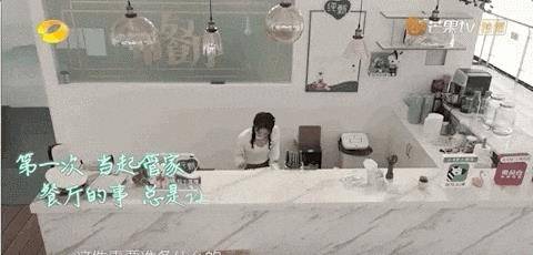 酒店收入算GDP吗_财政收入占gdp的比重(3)