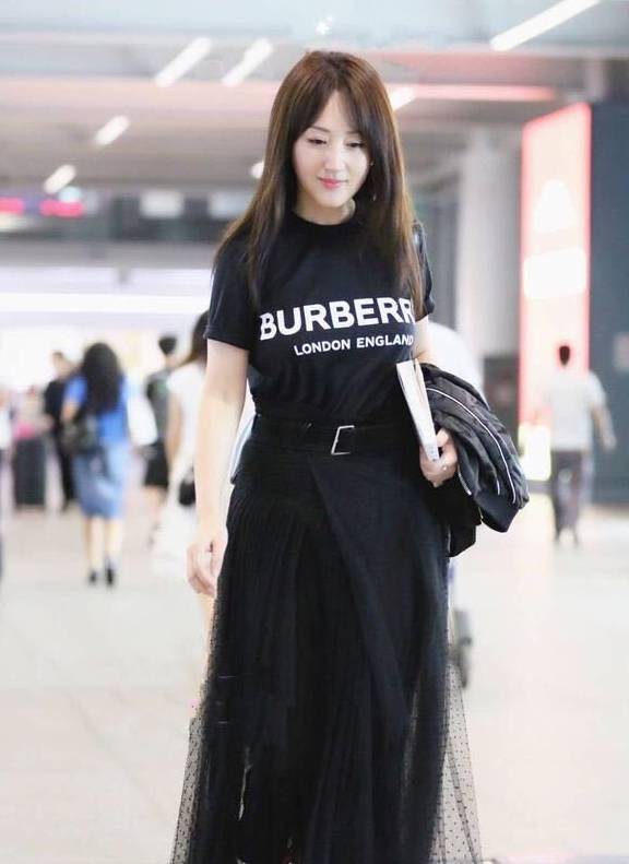 怎么搭配半身纱裙 740473d8ca3244c38fa1b54196df0bed.jpeg