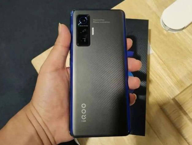 即将发布的iqoo5pro的设计已经完全展示出来了