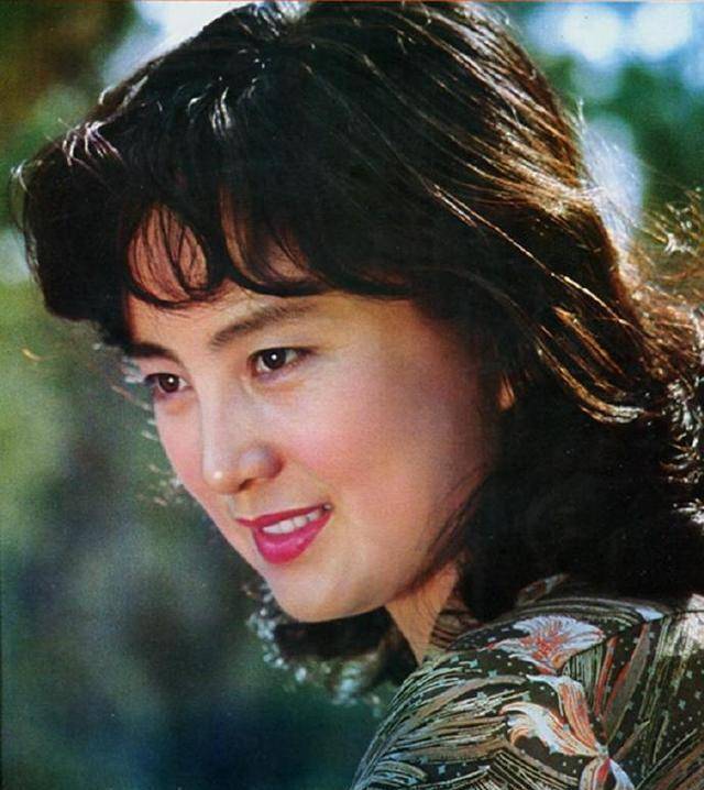 80年代40位女明星美图,个个美丽动人,展现了80年代的时尚风采