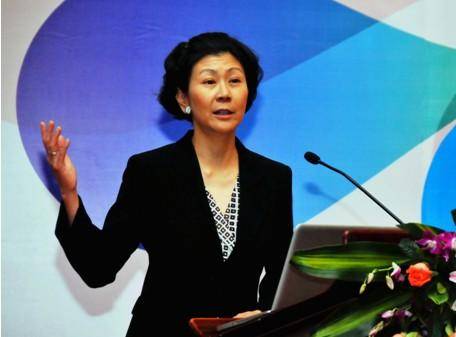 周凯旋:投资30万赚127亿,5分钟说服李嘉诚合作赚4亿,一生红颜