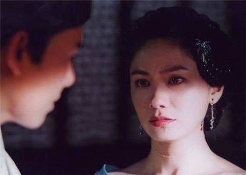 母亲|女孩为了变美，花100万疯狂整容，扬言母亲支持，前后对比如换脸