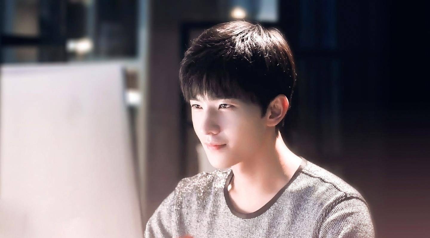 微微一笑很倾城杨洋原唱 5bcf98f680ee4d0cad076ba228096096.jpeg