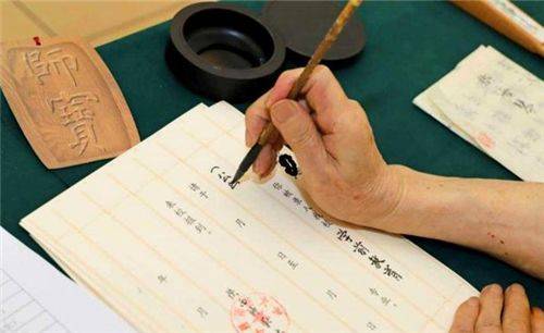 大学|出自书法家之手，是你母校吗中国唯一坚持手写录取通知书的大学