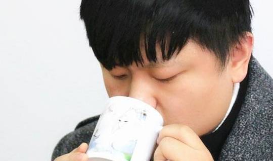 怎么晒太阳不变黑 688124af609049abbec29cb3582695a4.jpeg