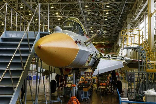 苏-57最新消息！俄国防部长参观最新战机，还有