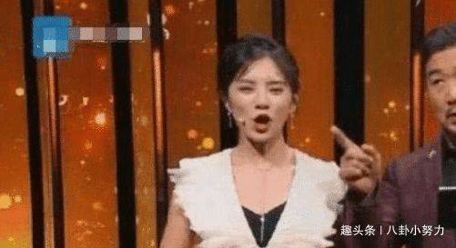 朱丹|原创女主持穿衣失误，少穿一件，张国立现场硬撑1小时目不斜视