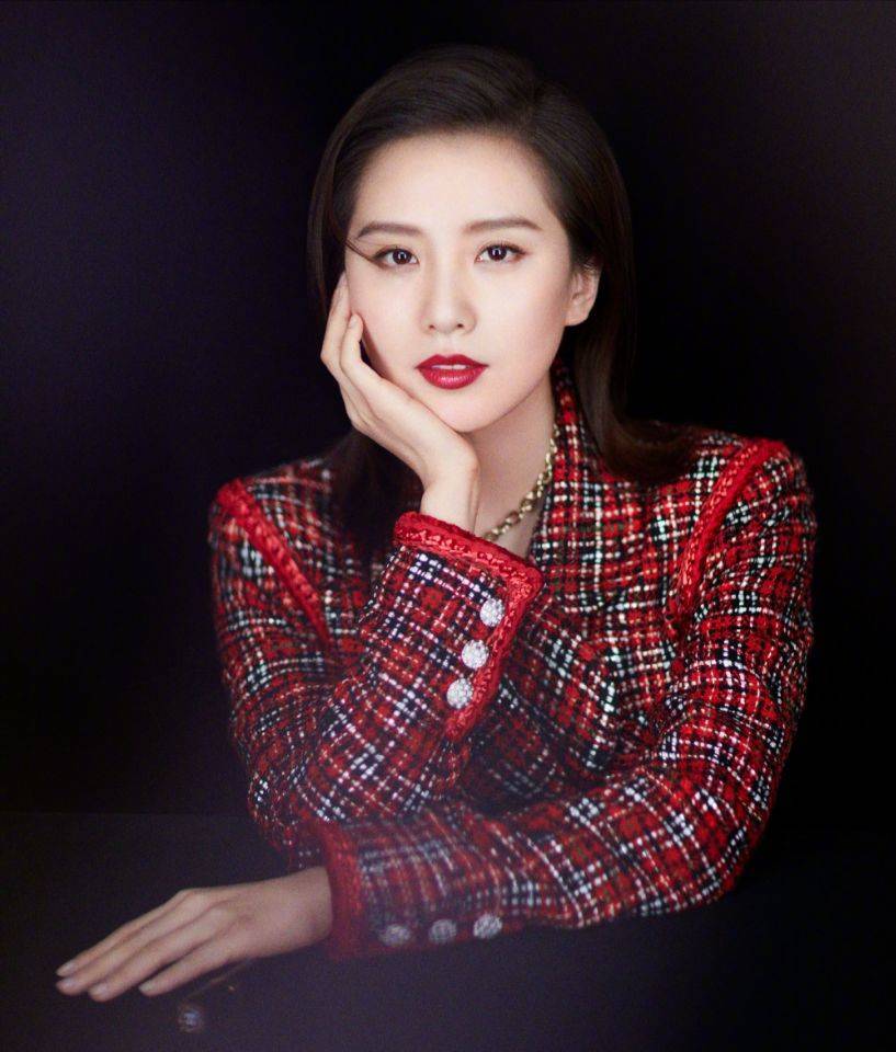 实力派女星刘诗诗写真:气质迷人,靓丽时尚!