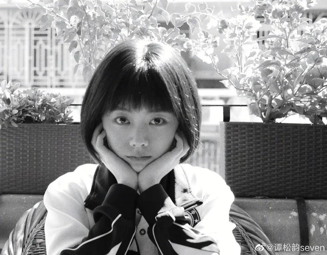 鲜肉|李若彤首次公开年龄，快30岁演小龙女，30多还和小鲜肉演情侣