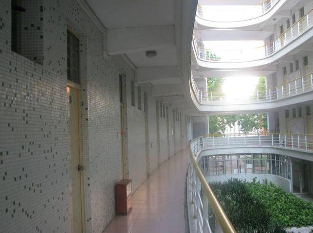 这四所大学的宿舍堪称豪华,又是别人家的宿舍