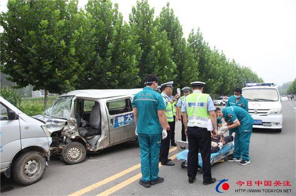 原创河南商丘市交警支队在柘城开展道路交通事故应急救援跨区联合演练