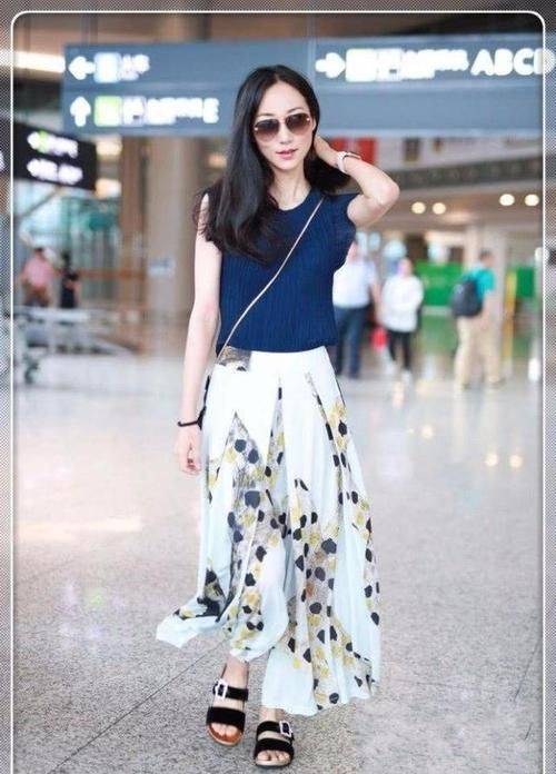 女神|韩雪露脐装很阳光，可惜身材给你脸蛋拖后腿，眼角皱纹很显老