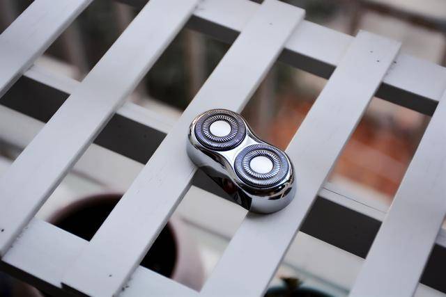 剃须刀|论剃须刀的重要性，yoose便携迷你剃须刀来告诉你