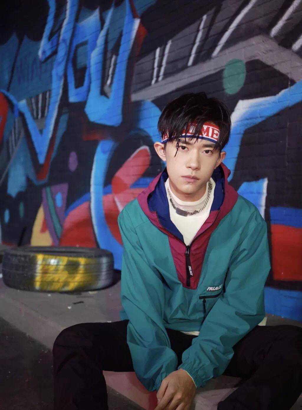 易烊|明星也追星！吴亦凡、易烊千玺都pick的国潮魅力到底有多大？