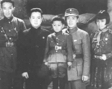 其实,早在82年前的1938年,由阳翰笙编剧,应云卫执导,袁牧之和陈波儿