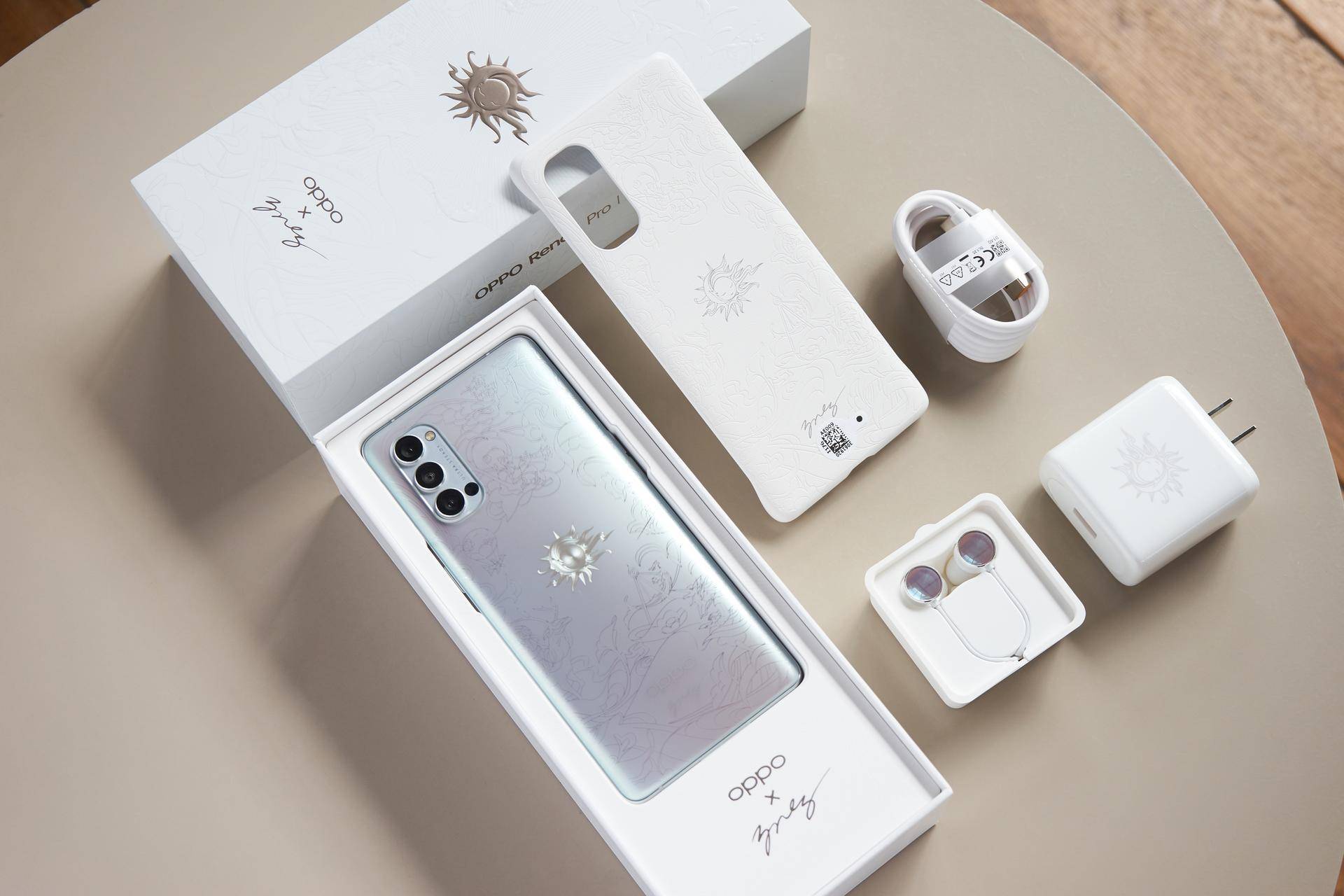 vivoy31s标准版和普通版手机壳 cbb9fe5c21b5434fbf4f235177caecf3.jpeg