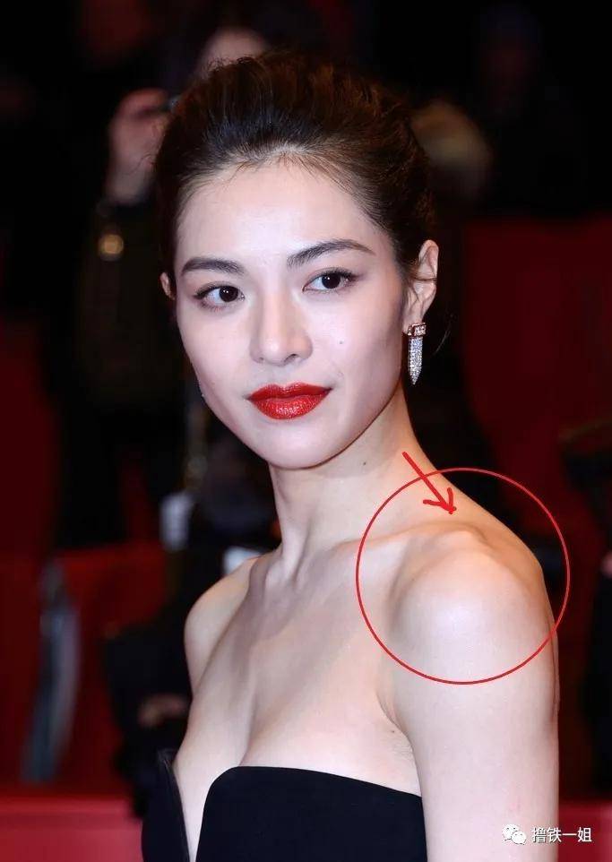 体态|大表姐刘雯居然有这种体态硬伤？说好的人间香奈儿呢？