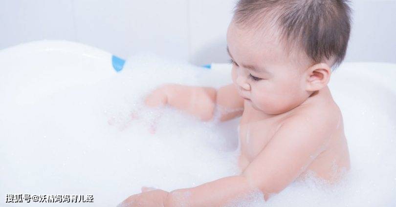 给新生儿洗澡，二胎妈妈也会犯的5个错，你做对了吗