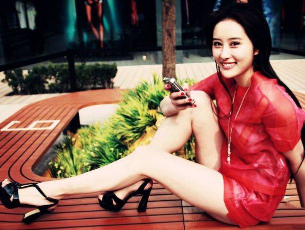 长得好看却“扮丑”的女演员，迪丽热巴不算什